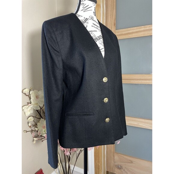 JACK WINTER Women Blazer Suit Jacket Black W/Gold Buttons Collarless - Picture 3 of 9